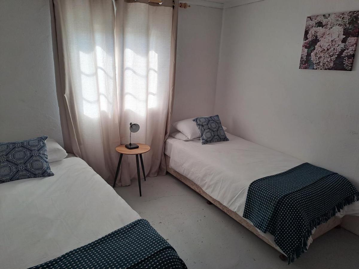 De Hoop Guest Farm Lägenhet Beaufort West Exteriör bild